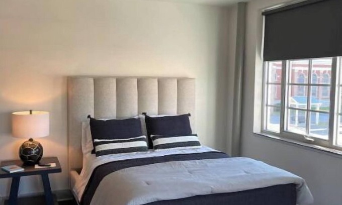 Mount Pleasant Apartment | The Loft at 121
