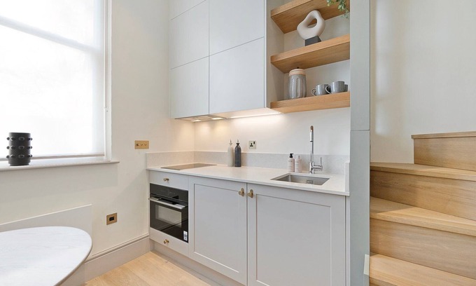Redcliffe Apartment | The Loft at Bramham Gardens