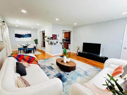 The Heights House | The Loft at Hudson with Parking