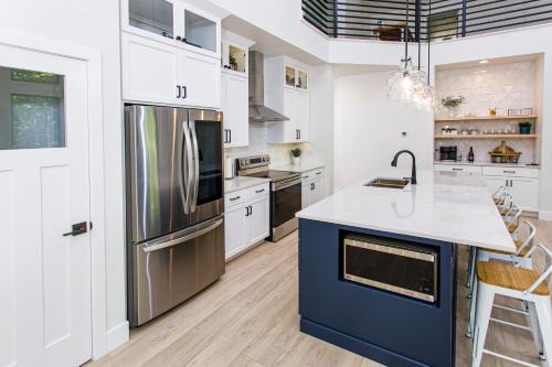 Egg Harbor House | The Loft House by Simple Life Rentals