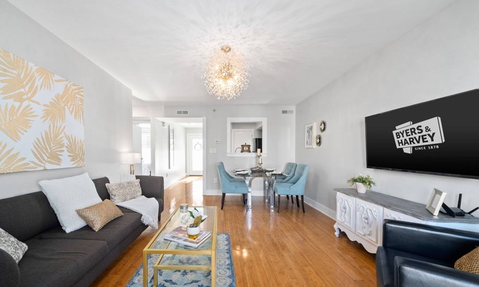 Clarksville Apartment | The Lofts of Downtown (540 N 2nd St, #203) | Charming 2-Bedroom in the Heart of Clarksville, TN
