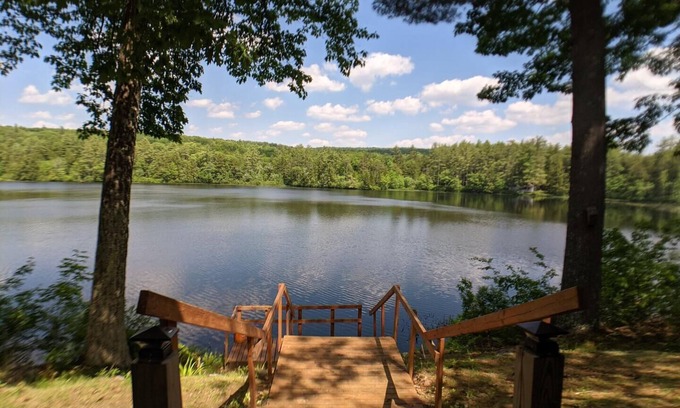 Sanbornton House | The Log Cabin on Cawley Pond