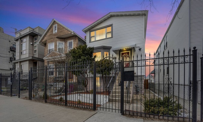 Avondale House | The Logandale: HUGE Mid-Century Home, sleeps 15
