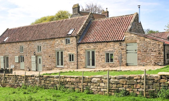 Goathland Cottage | THE LONG BARN, pet friendly, character holiday cottage in Goathland