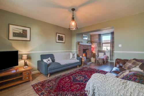 Hinderwell House | The Long Row
