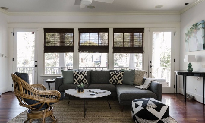 Downtown Charleston House | The Lord Ashley - Sleeps 8!