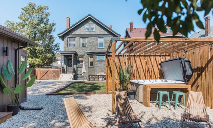 Walnut Hills House | The Lounge- Heated Private Bar, Hot Tub, Fire Pit, Sleeps 14