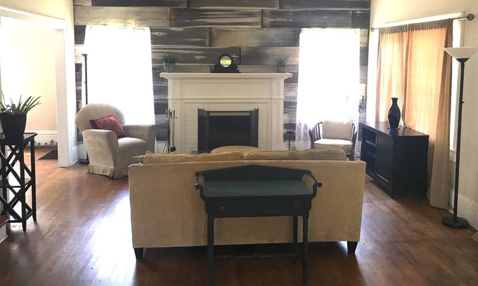 Tower District House | The Lovely Tower Bungalow - Tower District of Fresno, CA