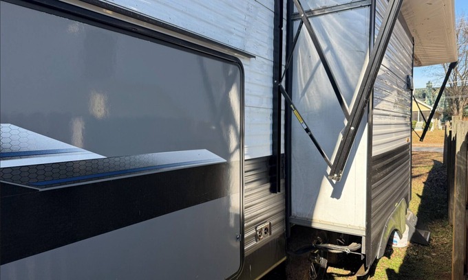 Summerhill House | The Luxe Trailer Escape