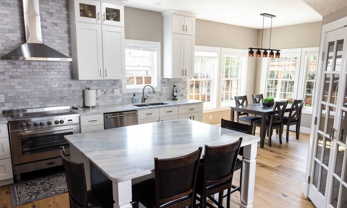 Alamosa House | The Luxe Valley Retreat - 4 Bedrooms, 4 Bathrooms, plus Entertainment-Game Room