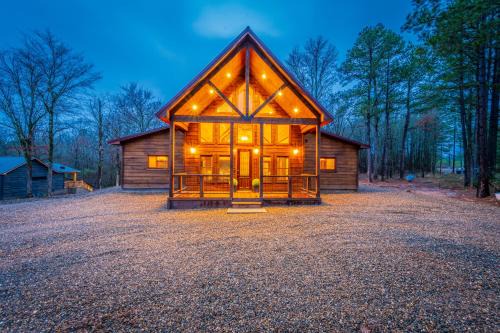 Broken Bow House | The Luxurious Blue Sky Lodge is EPIC!