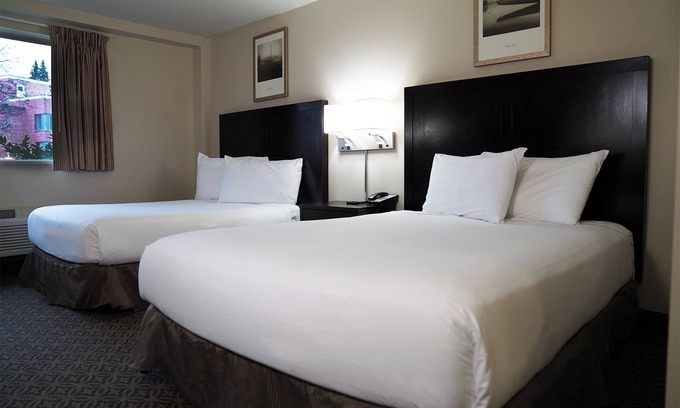 Cliff - Cannon Hotel | The Madison Inn - Hospital District
