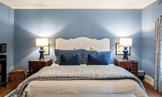 Oxford House | The Magnolia Ann Luxe Stay by Velvet Ditch Villas