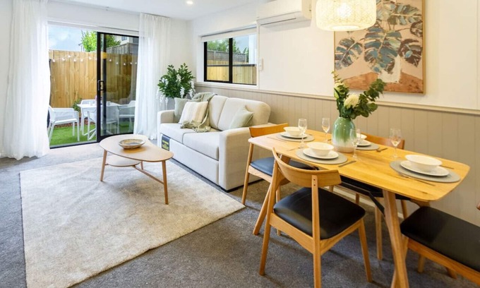 Christchurch City Centre House | The Majestic Retreat 2 bed 2 bath CBD