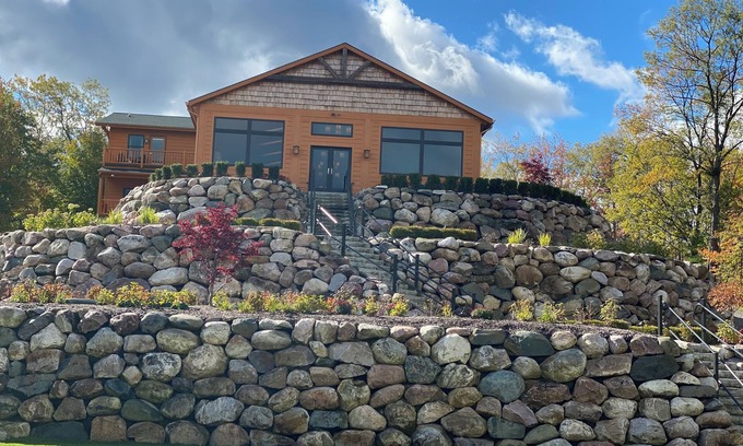 Lewiston House | The Manor at Fire Tower Hill