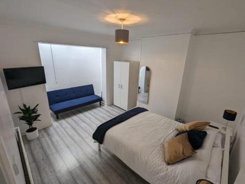 Tokyngton House | The Manor Guest House in Wembley