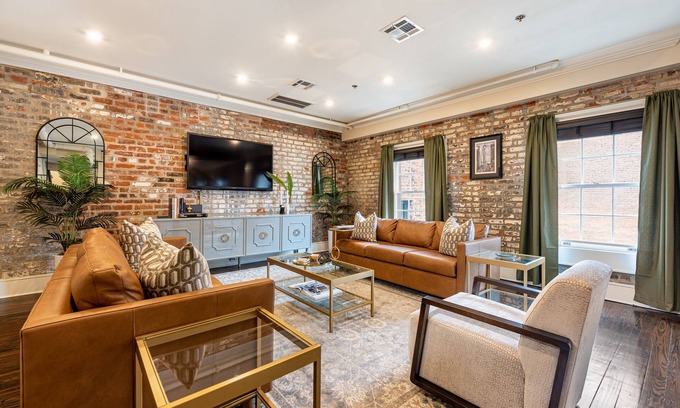 French Quarter Apartment | The Marcell - 2B/2B Top Floor, FQ Apt. 60 Day Min. Rental
