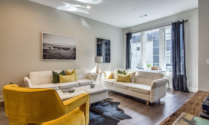 Historic Waverly House | The Marigold - Walkable to Amazing Shops & Restaurants