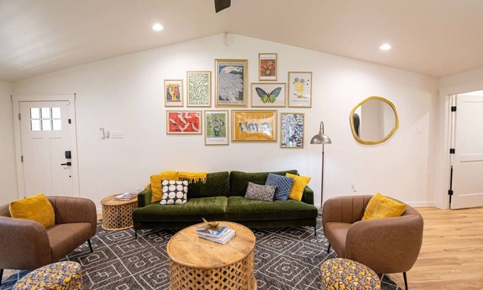 Midtown House | The Midtown Modern Maximalist 4BD 3Bath