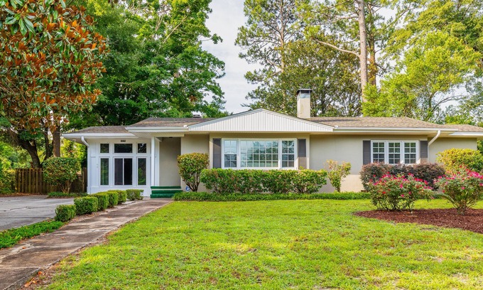Wilmington House | The Midtown Oasis at Winston, right in the center of Wilmington!