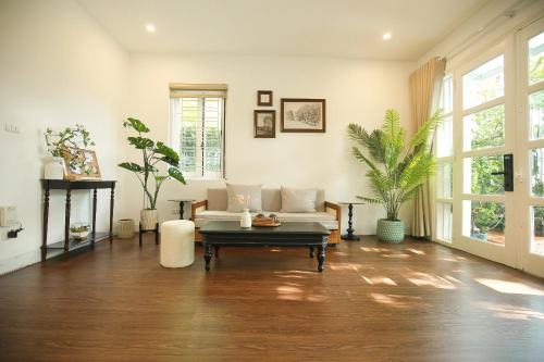 Quang An House | The Mira Villa West Lake by XÔI Residences