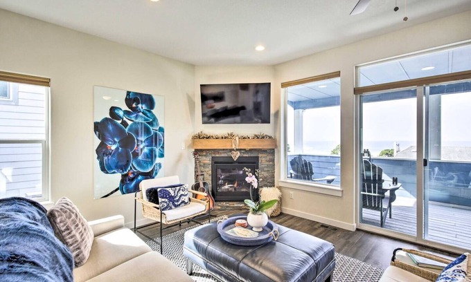 Depoe Bay House | The Moby House: Coastal Retreat with Ocean Views & Hot Tub