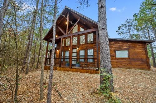 Broken Bow House | The Modern Luxurious Mystic Love Cabin