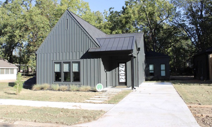 Conway House | The Modern Mainstay