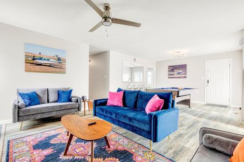 Quinton House | The Modern Mile High! Aviator's Lookout in Quinton!