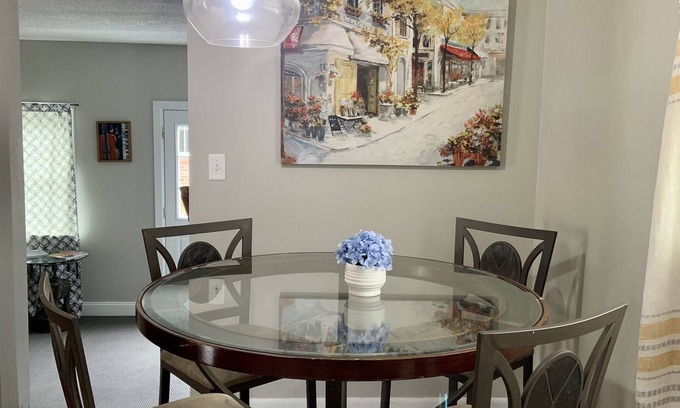East Florence House | The Moon Rise