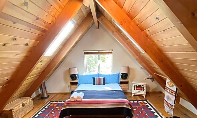 Groveland Cabin | The Moose, Stylish Farmhouse Cabin near Yosemite, Sleeps 8