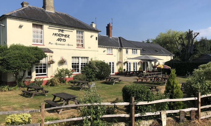 New Forest District Hotel | The Mortimer Arms