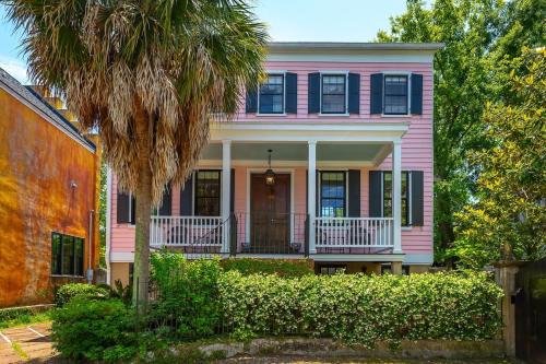 Cannonborough Elliotborough House | The Most Charming Old Brick Alley Charleston