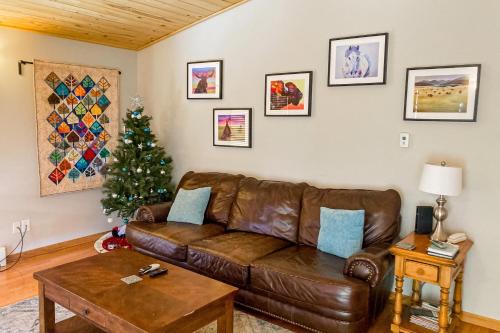 Florissant House | The Mountain Artist's Retreat