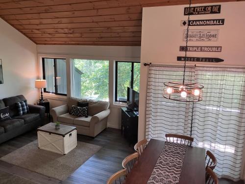 Lincoln Apartment | The Mountain Escape
