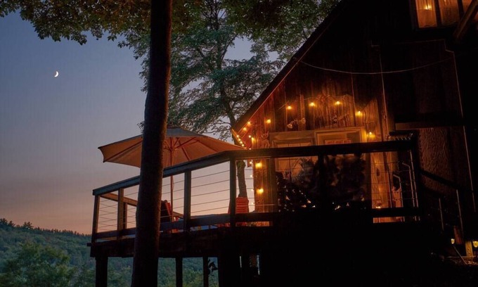 Mount Tremper House | The Mountain Wonder | Hot tub, Sauna, Creek, Views