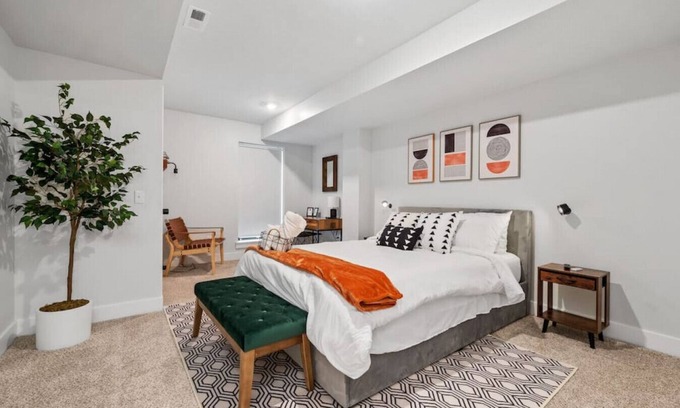 Central Northside House | The Mr. Rogers Room|Private Room on Arch Street