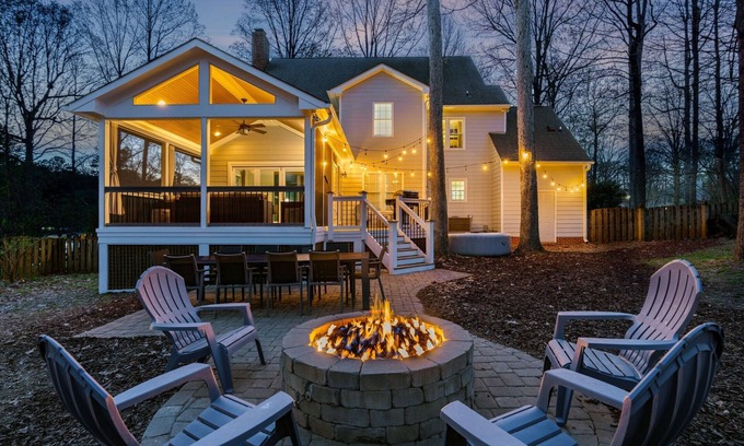 Southwest Raleigh House | The Mulberry on Trinity Woods - 5 bedroom retreat in Cary