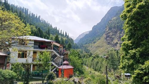 Old Manali House | The Mystic Heaven
