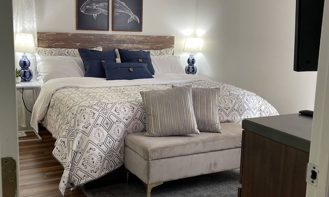Elizabethtown House | The Nantucket Suites