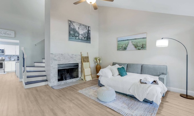 Rural Estates House | The Naples Getaway House with Hot Tubn