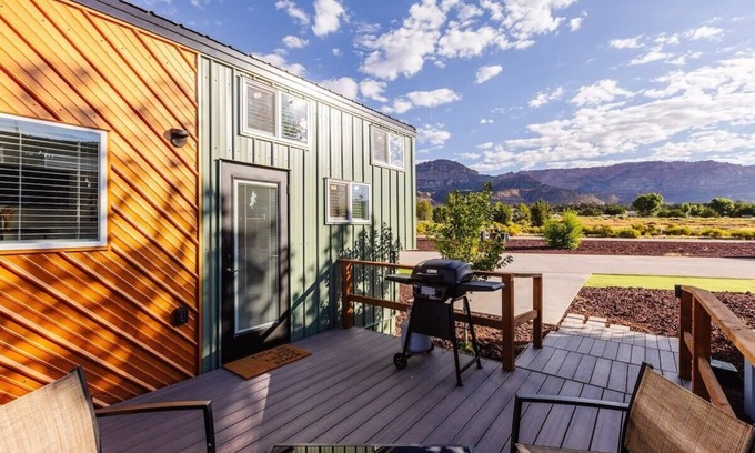 Apple Valley Apartment | The Narrows Tiny Home