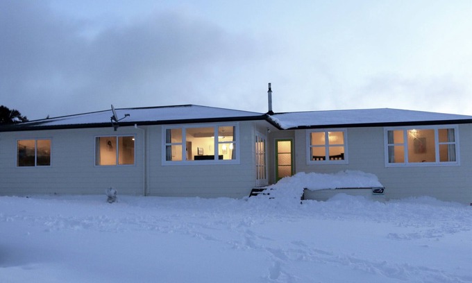 National Park Village Cottage | The Nash - National Park Holiday Home