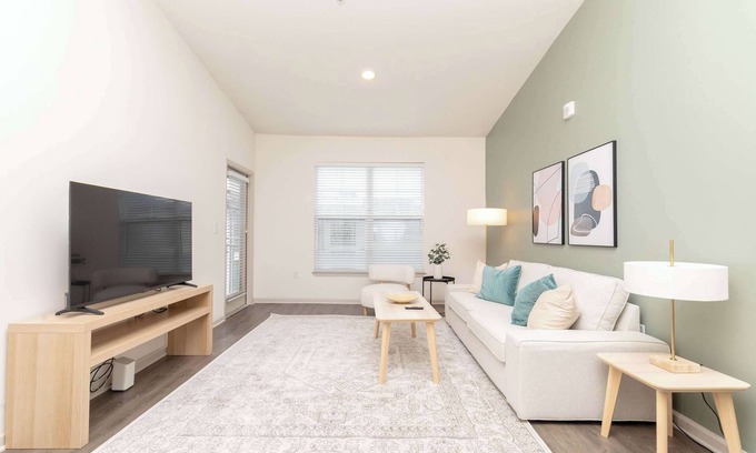 Seven Springs Apartment | The Nashville I Vibe 8770