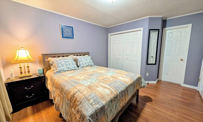 Harwood Lane House | The National Whitewater-Charming house with WiFi, and AC in lovely Charlotte!