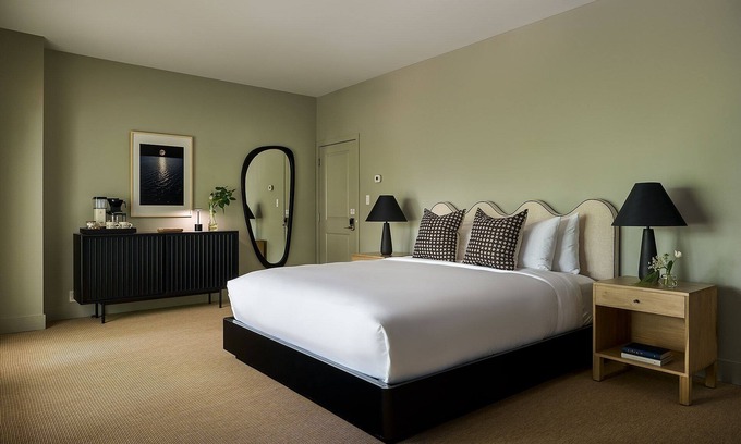 New Buffalo Apartment | The Neighborhood Hotel - New Buffalo 201 - King + Day Bed + Porch + Fireplace