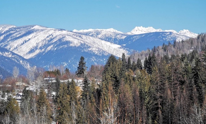 Nelson Ski Chalet | The Nelson Penthouse