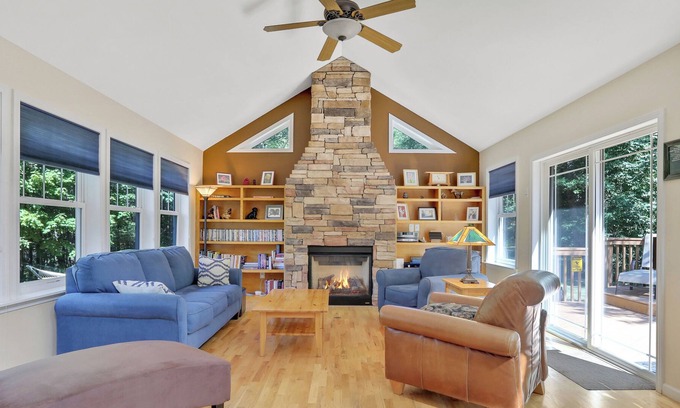 New Paltz House | The New Paltz Moondance Ridge House