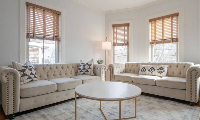 Fifth Ward Apartment | The Newport Haven - 3 Bedroom, 1 Bath in 5th Ward