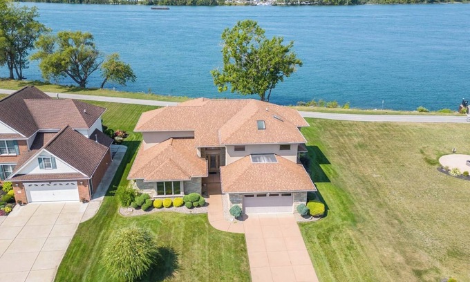 North Tonawanda House | The Niagara Shores by Sul Lago